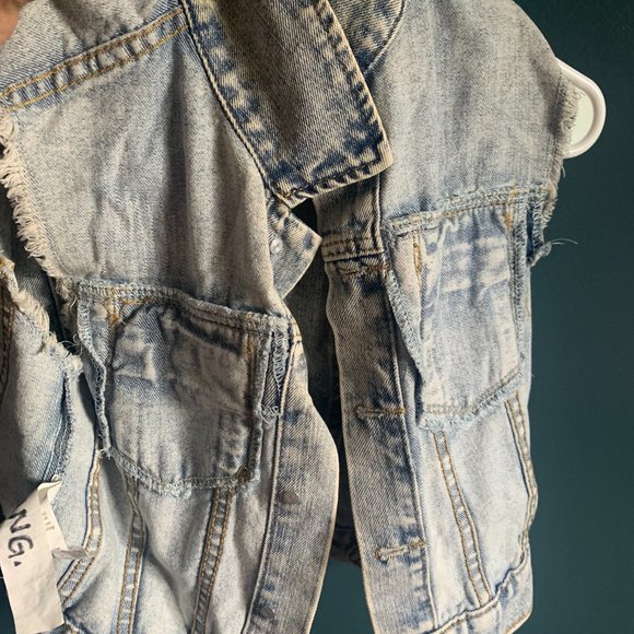 Stylish Streetwear Denim Vest - Picture 5 of 6